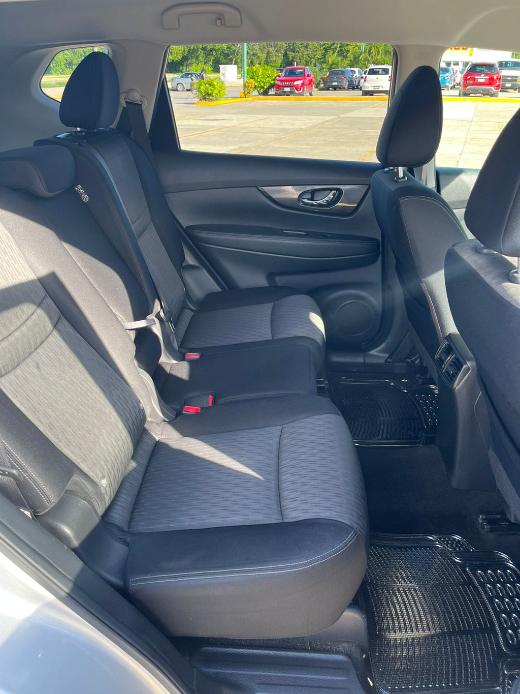 Nissan X-Trail SUV automatic 2.5L